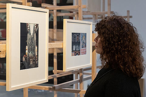 Blick in die Ausstellung Apropos Visionär. Fotografien von Horst H. Baumann