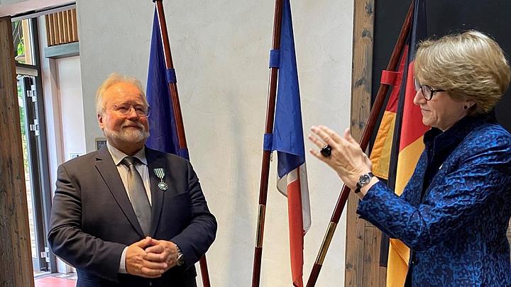Prof. Dr. Alfried Wieczorek und die französische Botschafterin Anne-Marie Descôtes