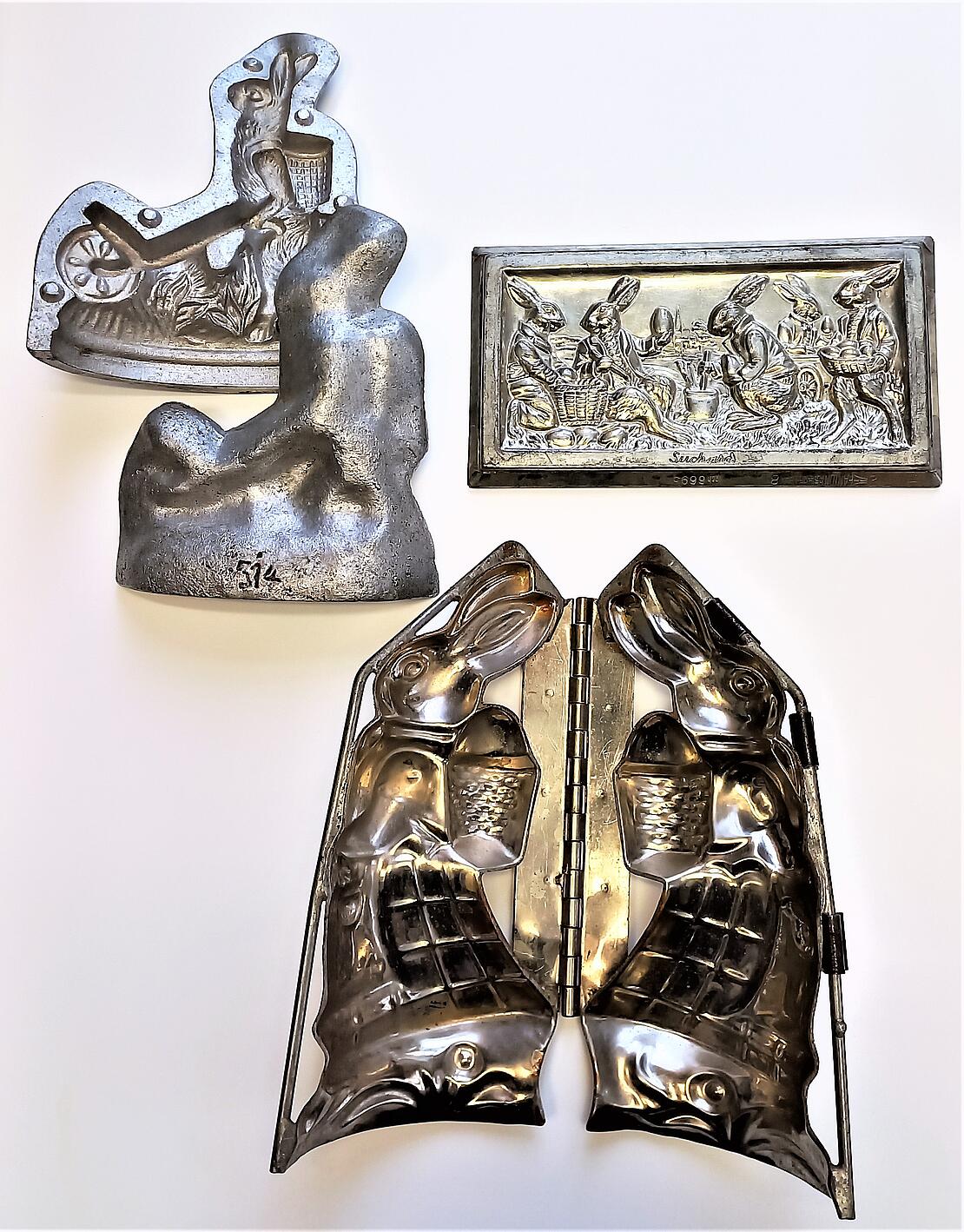 Drei Formen aus Metall zum Backen und Gießen von Osterhasenfiguren