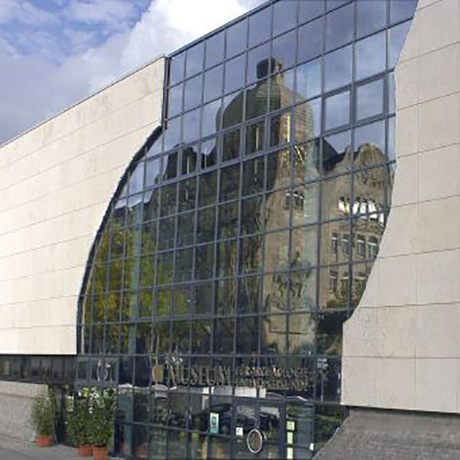 Glasfassade des Museums Weltkulturen