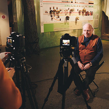 Videoaufnahmen mit Wilfried Rosendahl in der Ausstellung Versunkene Geschichte